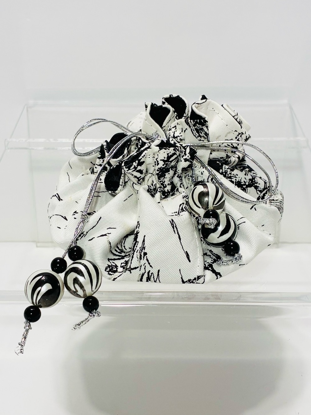 Handmade Quilted Toile Drawstring Jewelry Travel Pouch Trinket Bag Beads B&W